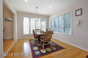 9327 Arrowhead Dr E, Scotts, MI 49088 photo 13