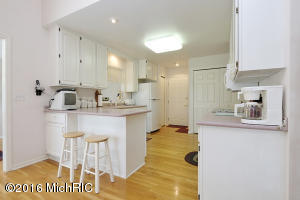 9327 Arrowhead Dr E, Scotts, MI 49088 photo 8