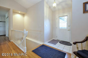 9327 Arrowhead Dr E, Scotts, MI 49088 photo 2