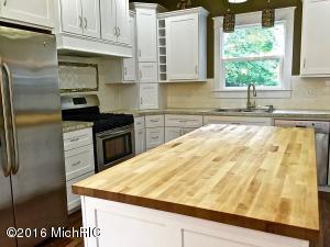 219 N Cherry St, Evart, MI 49631 photo 7