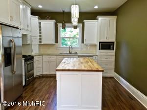 219 N Cherry St, Evart, MI 49631 photo 6