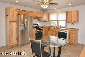 190 14th St, Plainwell, MI 49080 photo 6