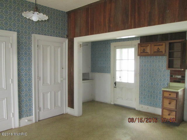 285 N Washington St, Constantine, MI 49042 photo 7