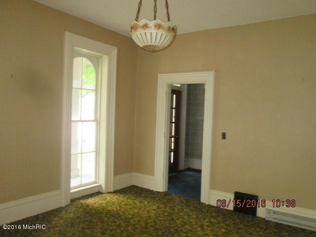 285 N Washington St, Constantine, MI 49042 photo 9