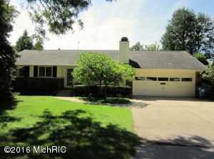 740 Fall St, Spring Lake, MI 49456 photo 1
