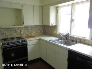 740 Fall St, Spring Lake, MI 49456 photo 9