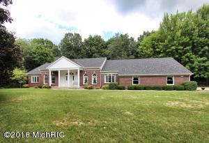 548 Roundtree Dr NE, Ada, MI 49301 photo 2