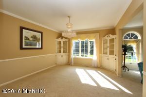 548 Roundtree Dr NE, Ada, MI 49301 photo 9