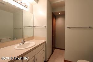 548 Roundtree Dr NE, Ada, MI 49301 photo 26
