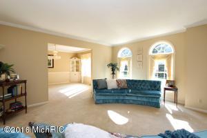 548 Roundtree Dr NE, Ada, MI 49301 photo 5
