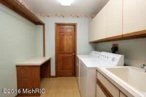 548 Roundtree Dr NE, Ada, MI 49301 photo 22
