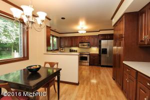 548 Roundtree Dr NE, Ada, MI 49301 photo 10