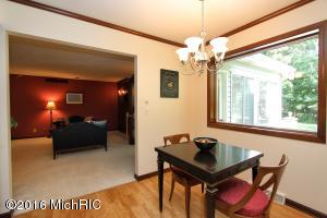 548 Roundtree Dr NE, Ada, MI 49301 photo 11