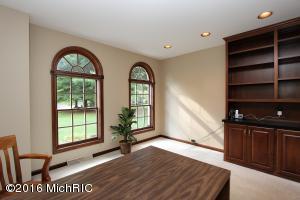 548 Roundtree Dr NE, Ada, MI 49301 photo 20