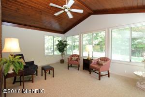 548 Roundtree Dr NE, Ada, MI 49301 photo 13