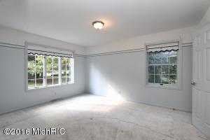 548 Roundtree Dr NE, Ada, MI 49301 photo 19