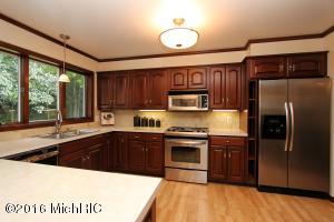 548 Roundtree Dr NE, Ada, MI 49301 photo 7