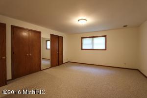 548 Roundtree Dr NE, Ada, MI 49301 photo 25