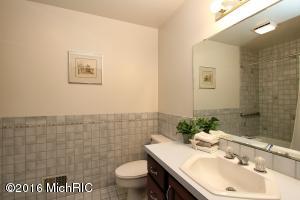 548 Roundtree Dr NE, Ada, MI 49301 photo 21