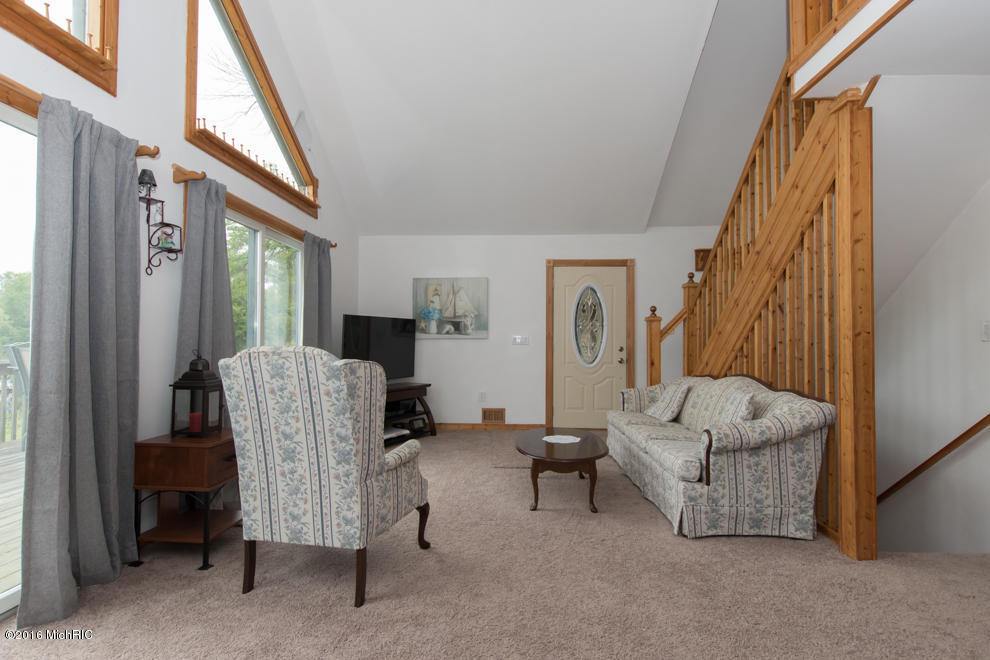 11520 Channel Dr, Plainwell, MI 49080 photo 3