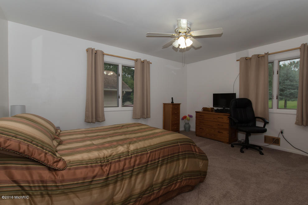 11520 Channel Dr, Plainwell, MI 49080 photo 12