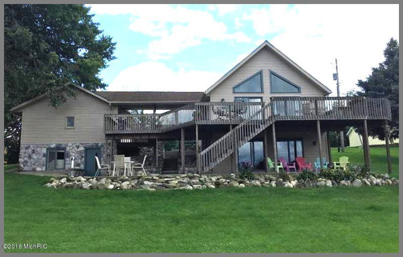11520 Channel Dr, Plainwell, MI 49080 photo 1