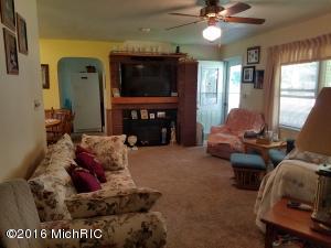 340 Mill St, Constantine, MI 49042 photo 3
