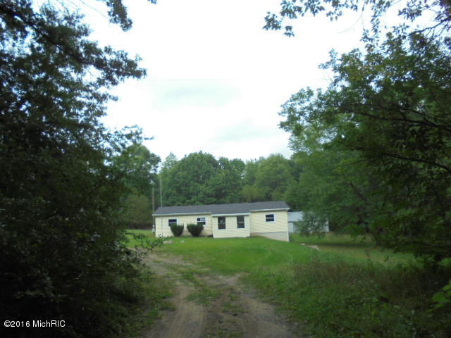4546 Wheeler Rd, Belding, MI 48809 photo 2