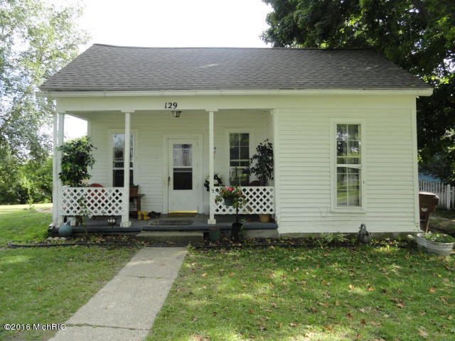 129 E Prospect St, Muir, MI 48860 photo 6