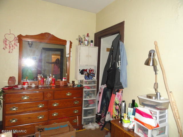 129 E Prospect St, Muir, MI 48860 photo 9