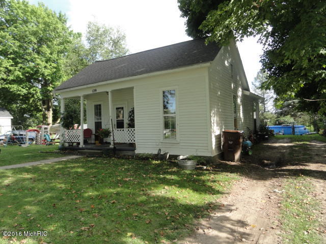 129 E Prospect St, Muir, MI 48860 photo 2