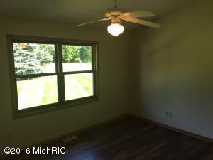 10111 D Ave E, Richland, MI 49083 photo 8