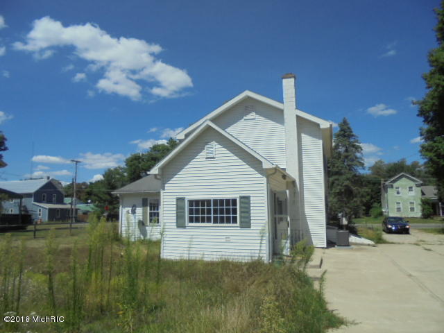 9477 Button Rd, Belding, MI 48809 photo 5