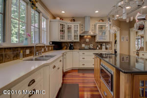 995 Sargent SE, Ada, MI 49301 photo 13