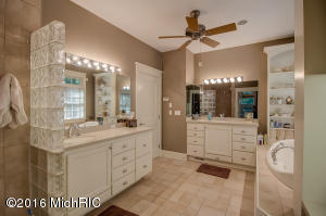 995 Sargent SE, Ada, MI 49301 photo 34