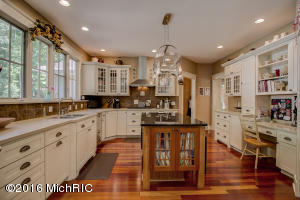 995 Sargent SE, Ada, MI 49301 photo 10
