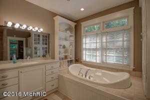995 Sargent SE, Ada, MI 49301 photo 33