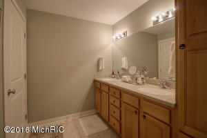 995 Sargent SE, Ada, MI 49301 photo 43