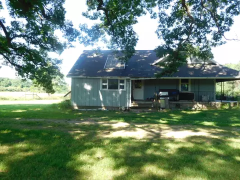 27751 8th Ave, Gobles, MI 49055 photo 2