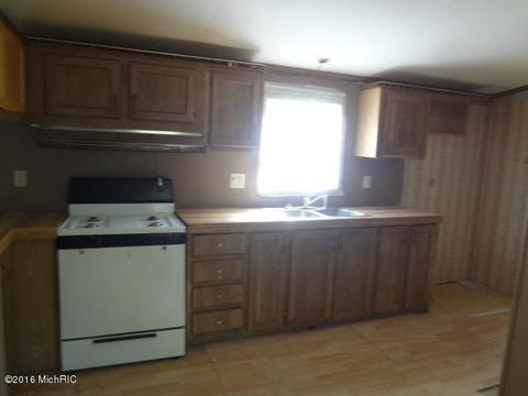488 Graham St, Cassopolis, MI 49031 photo 6