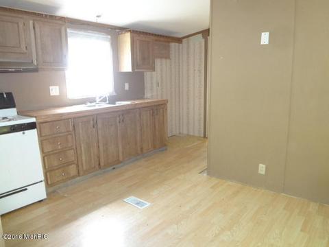 488 Graham St, Cassopolis, MI 49031 photo 5