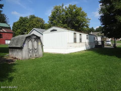 488 Graham St, Cassopolis, MI 49031 photo 2
