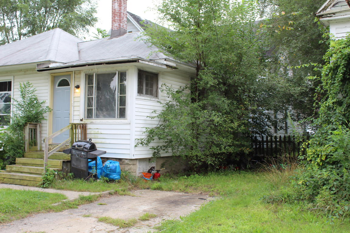 425 Pine St, Belding, MI 48809 photo 5