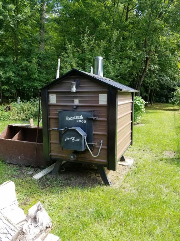 5717 E 36th St, White Cloud, MI 49349 photo 10