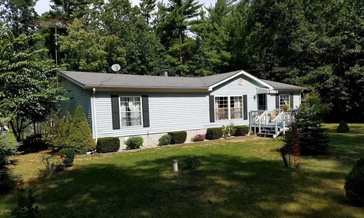 5717 E 36th St, White Cloud, MI 49349 photo 1
