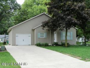 89 W Barton St, Newaygo, MI 49337 photo 1