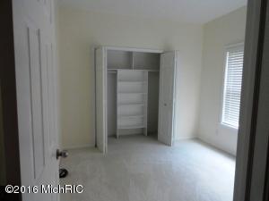 89 W Barton St, Newaygo, MI 49337 photo 9
