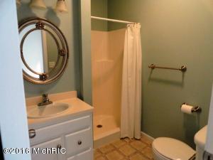 89 W Barton St, Newaygo, MI 49337 photo 8