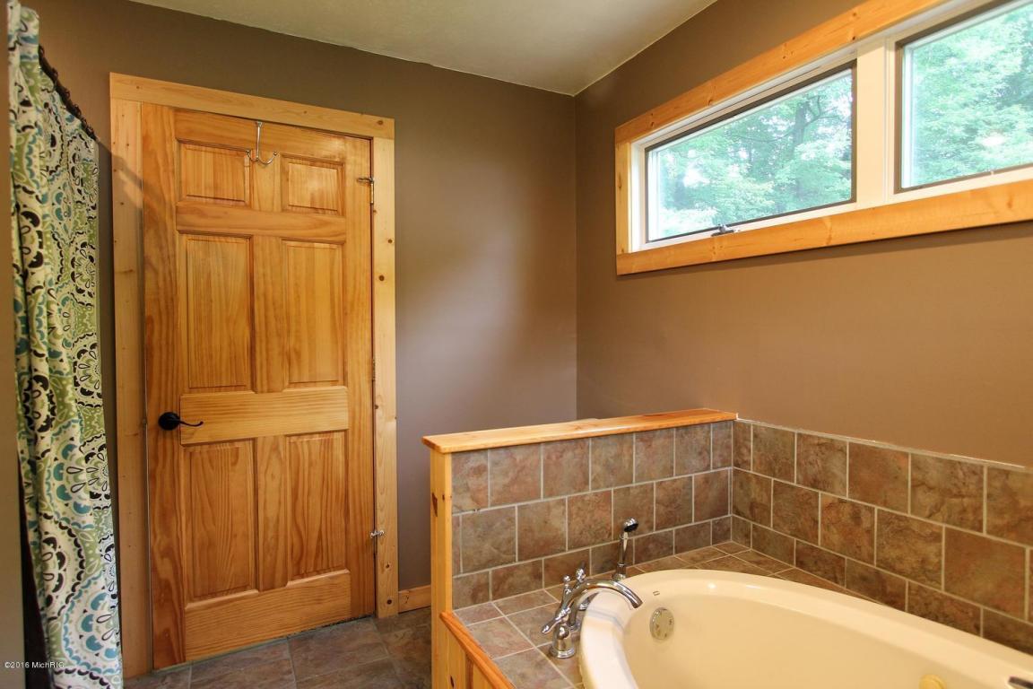 4010 E Shore Dr, Stanton, MI 48888 photo 16