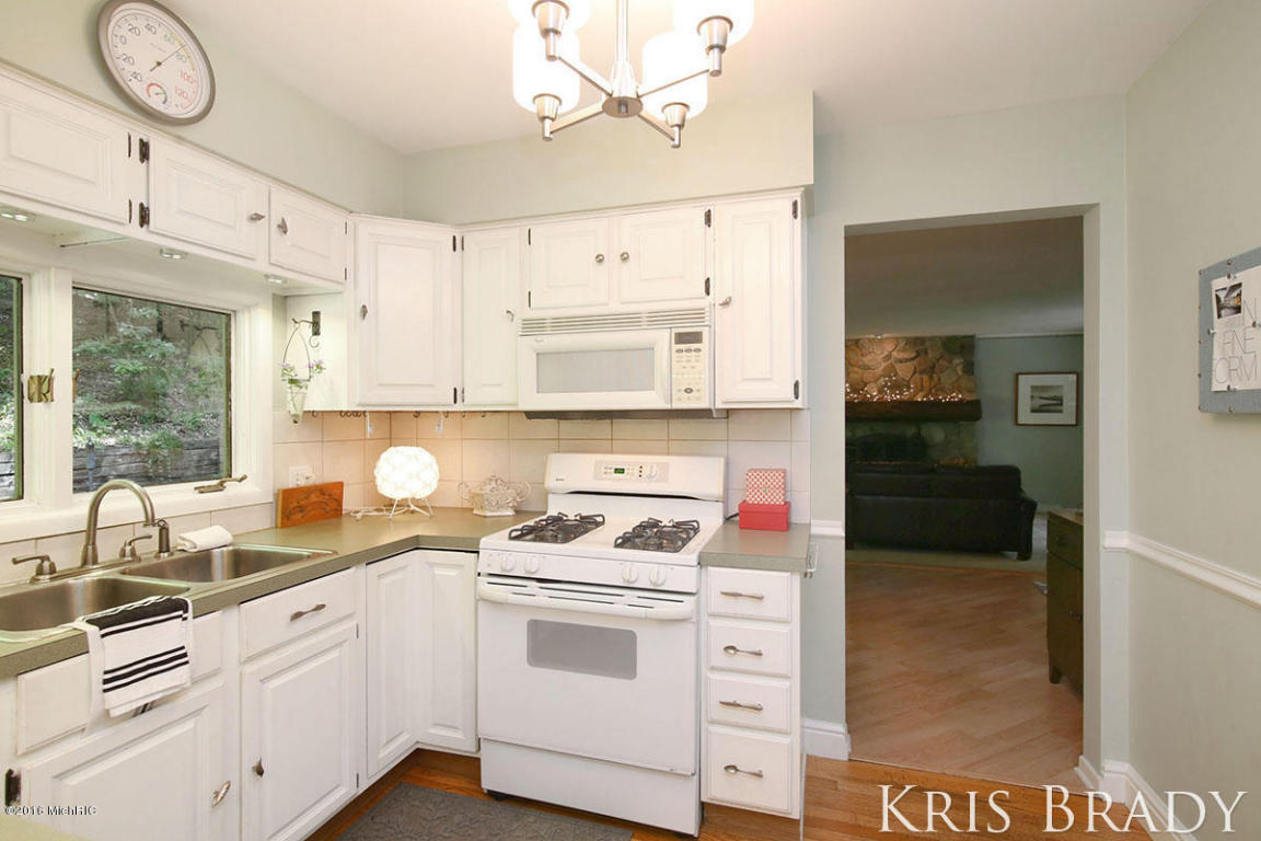 5697 E Fulton St, Ada, MI 49301 photo 8